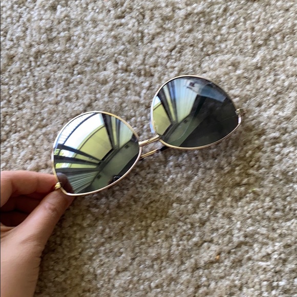 BOGO new silver mirrored oversized aviator - Picture 2 of 3